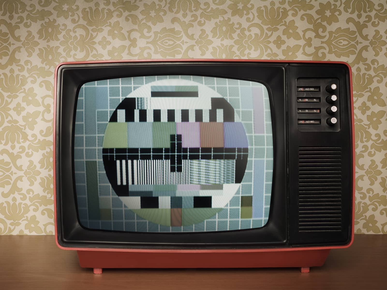 Gammelt tv med prøvebillede.