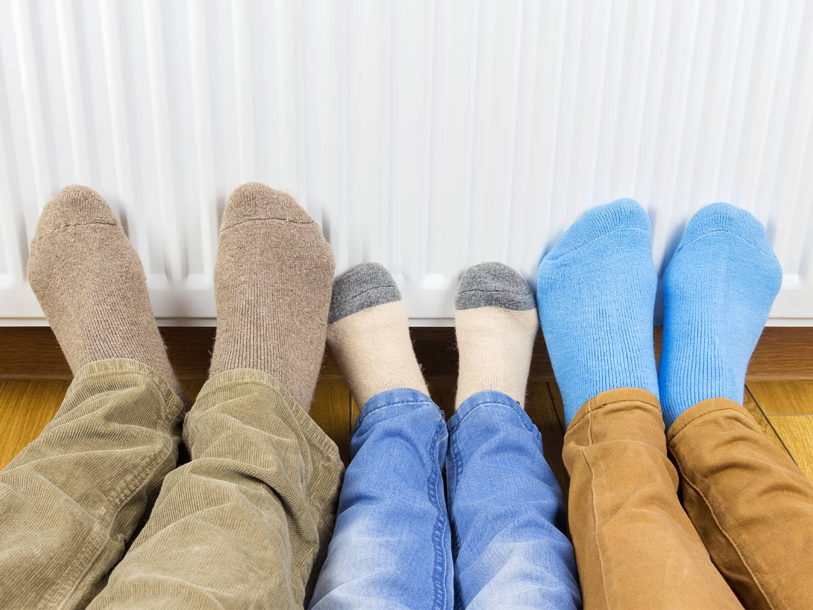 Fødder får varmen på radiator