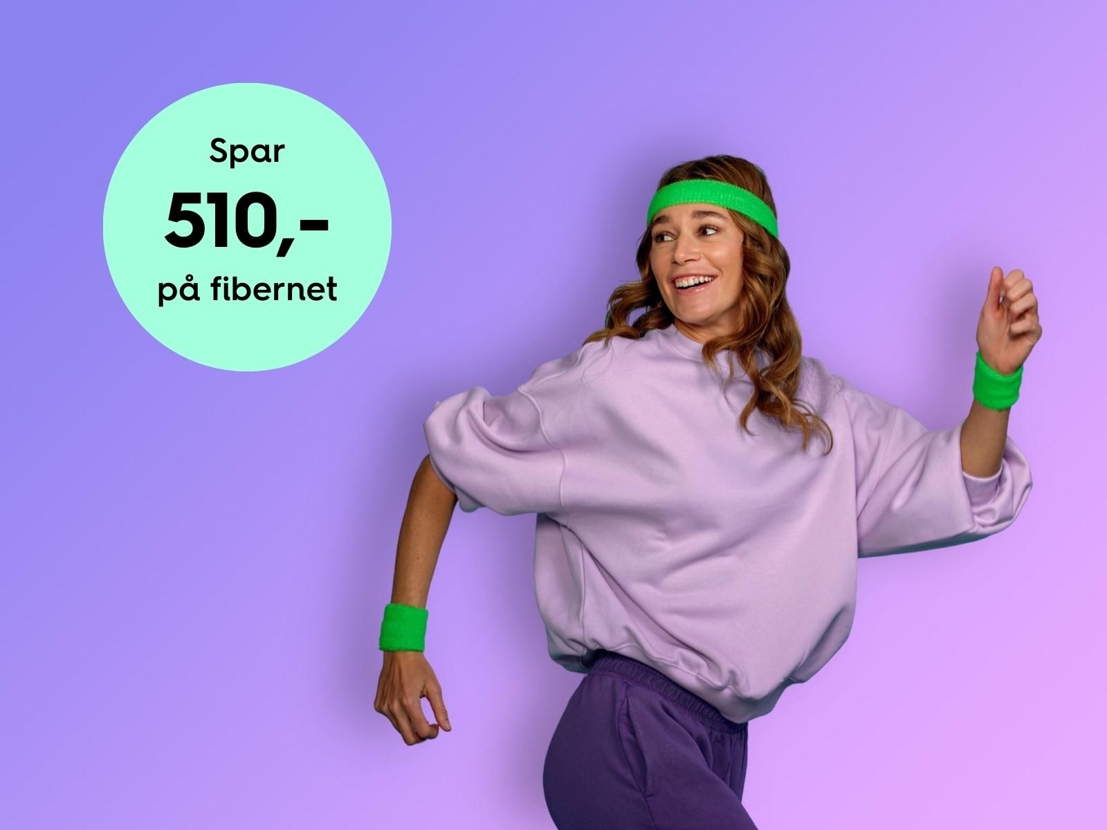 Kvinde i løbetøj løber for at nå tilbud på 100 Mbit internet til halv pris i 3 måneder, inden det udløber. 