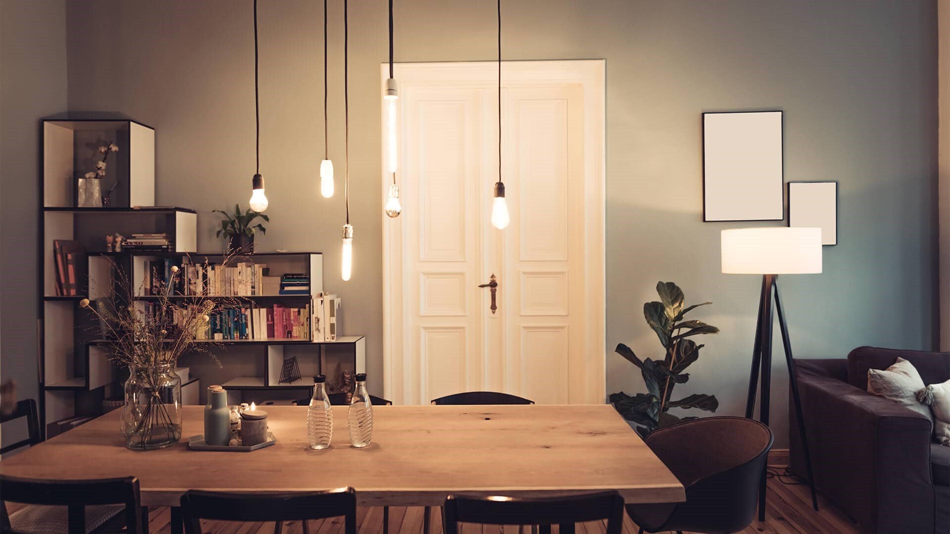 Hvad mange skal der til, og hvad koster en kwh, hvis lyset over dit spisebord i din stue skal lyse?