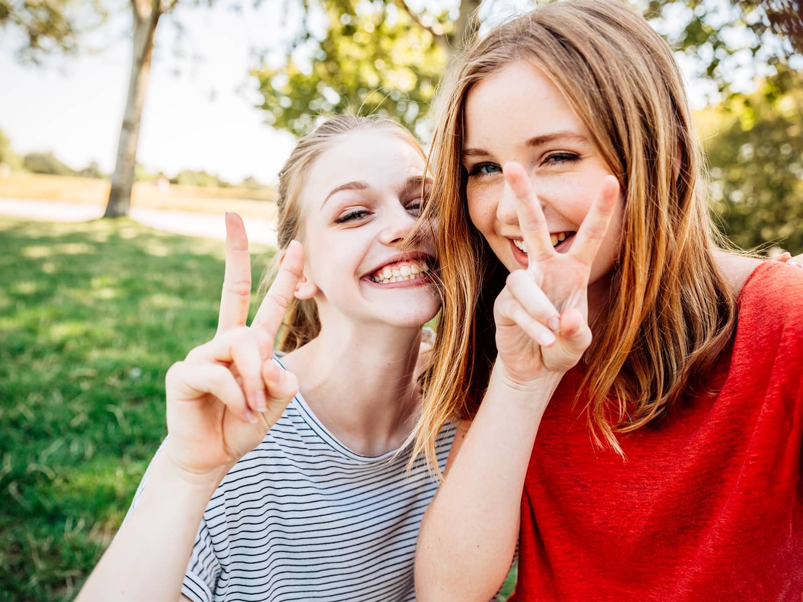 Piger tager en selfie - studerende og praktikanter