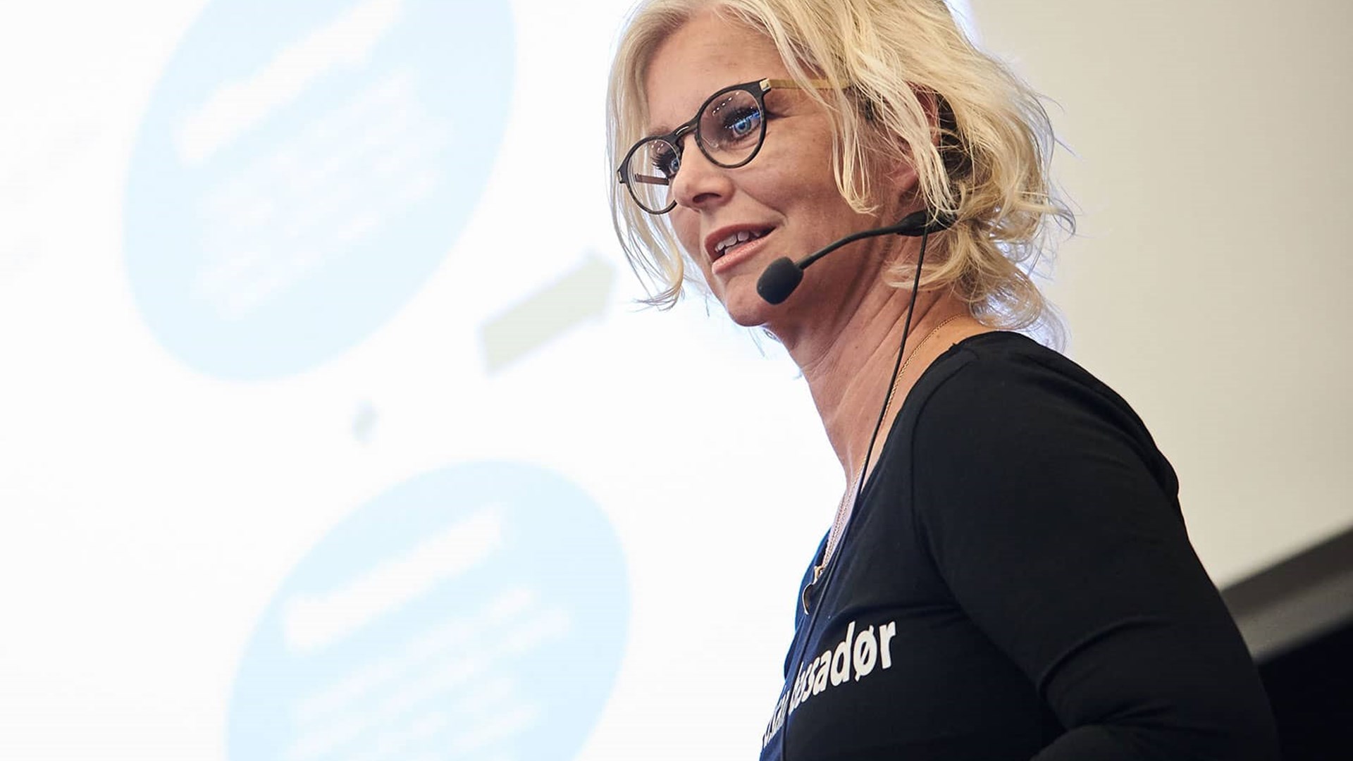 Podcast med HR-direktør Marianne Q. Iversen - en podcast om nysgerrig ledelse.